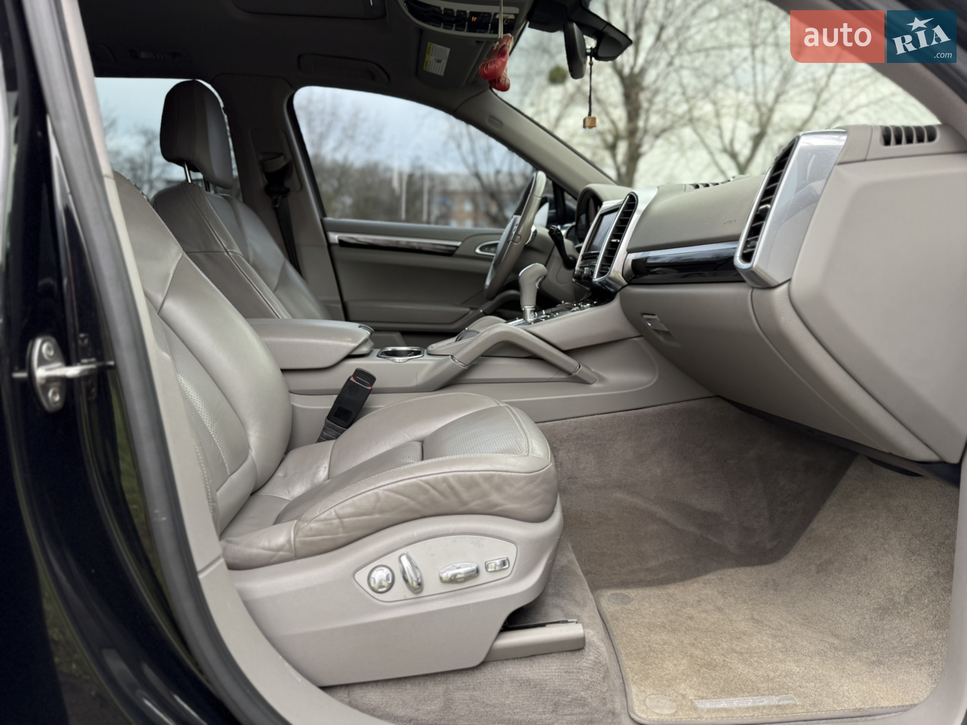 2013 Porsche Cayenne - мініатюра 34