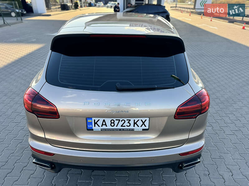 Внедорожник / Кроссовер Porsche Cayenne 2015 в Киеве