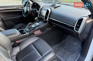 Внедорожник / Кроссовер Porsche Cayenne 2013 в 