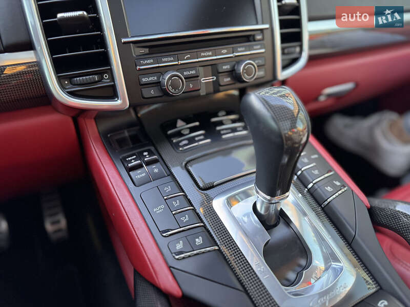 Внедорожник / Кроссовер Porsche Cayenne 2016 в Киеве