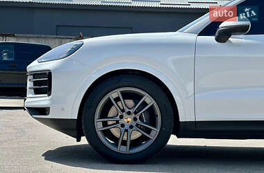 Внедорожник / Кроссовер Porsche Cayenne 2023 в 