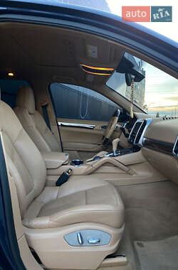 Внедорожник / Кроссовер Porsche Cayenne 2012 в 