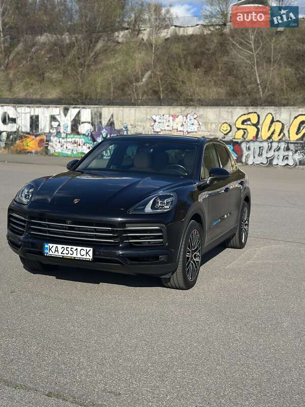 Внедорожник / Кроссовер Porsche Cayenne 2018 в 