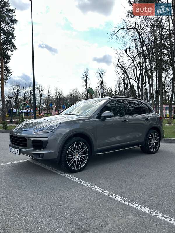 Внедорожник / Кроссовер Porsche Cayenne 2015 в Киеве