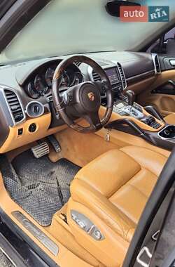 Позашляховик / Кросовер Porsche Cayenne 2013 в 