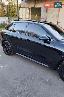 Позашляховик / Кросовер Porsche Cayenne 2013 в 