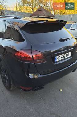 Позашляховик / Кросовер Porsche Cayenne 2013 в 