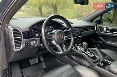 Внедорожник / Кроссовер Porsche Cayenne 2019 в 