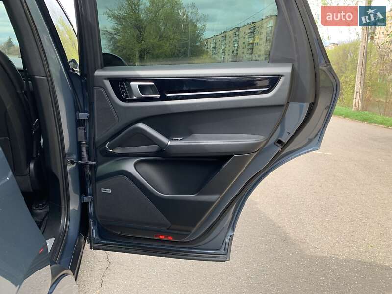 Внедорожник / Кроссовер Porsche Cayenne 2019 в Кривом Роге фото 59 Внедорожник / Кроссовер Porsche Cayenne 2019 в Кривом Роге