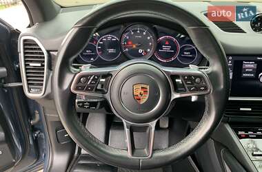Внедорожник / Кроссовер Porsche Cayenne 2019 в 