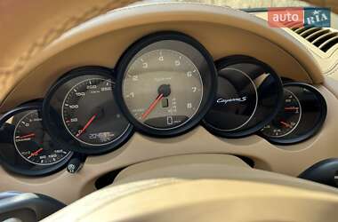 Внедорожник / Кроссовер Porsche Cayenne 2012 в 