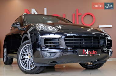 Внедорожник / Кроссовер Porsche Cayenne 2015 в 