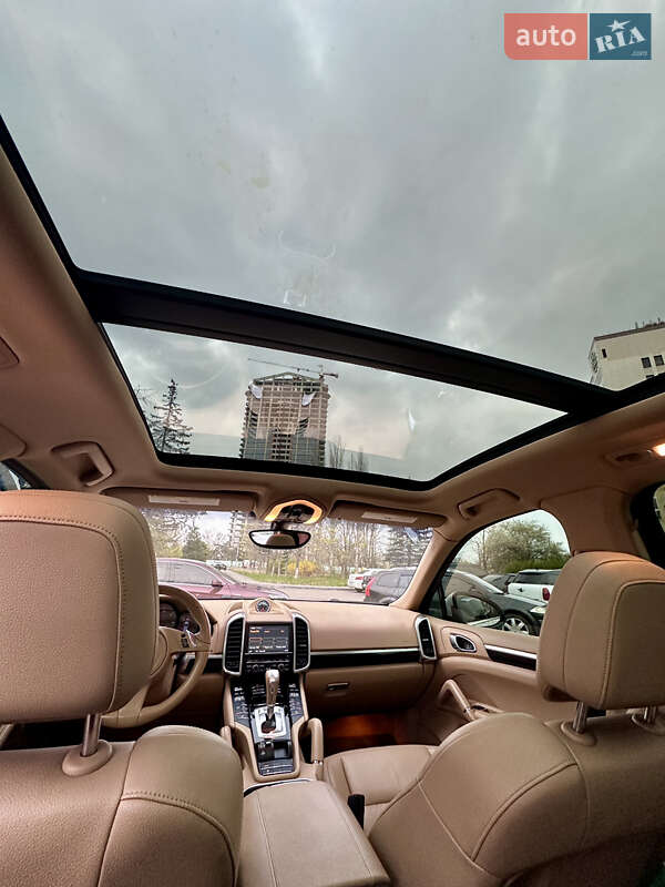 Позашляховик / Кросовер Porsche Cayenne 2014 в Києві