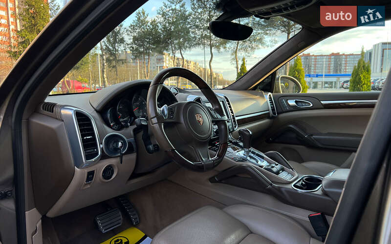 Внедорожник / Кроссовер Porsche Cayenne 2012 в Львове