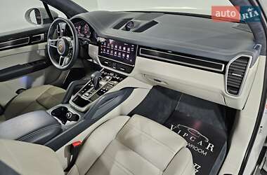 Внедорожник / Кроссовер Porsche Cayenne 2022 в 