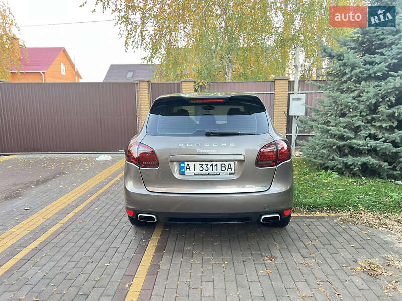 Внедорожник / Кроссовер Porsche Cayenne 2012 в Киеве
