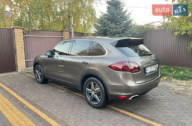 Позашляховик / Кросовер Porsche Cayenne 2012 в 