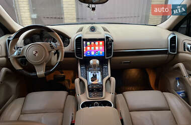 Позашляховик / Кросовер Porsche Cayenne 2012 в 