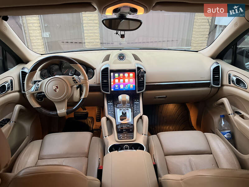 Внедорожник / Кроссовер Porsche Cayenne 2012 в Киеве