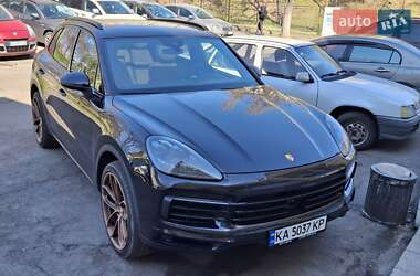 Внедорожник / Кроссовер Porsche Cayenne 2018 в 