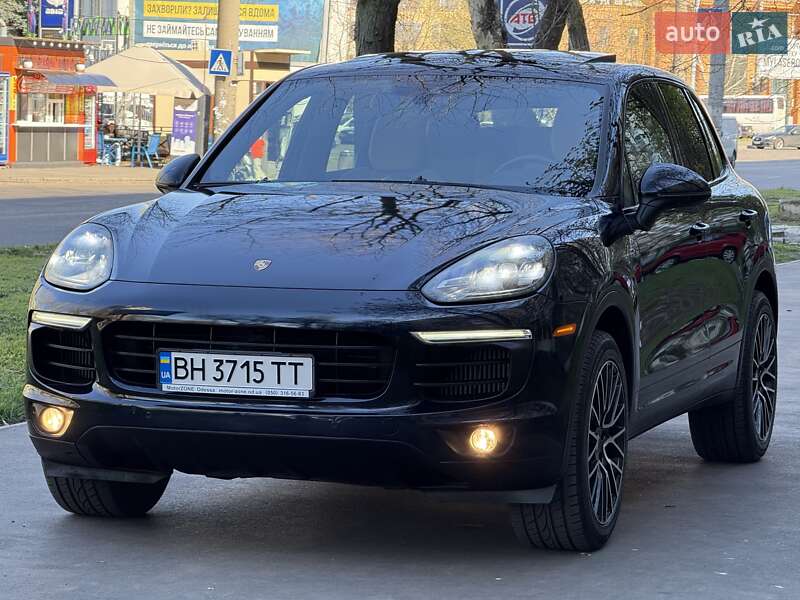 Внедорожник / Кроссовер Porsche Cayenne 2015 в Одессе