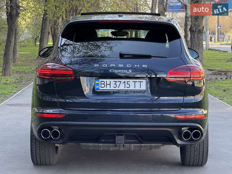Внедорожник / Кроссовер Porsche Cayenne 2015 в Одессе