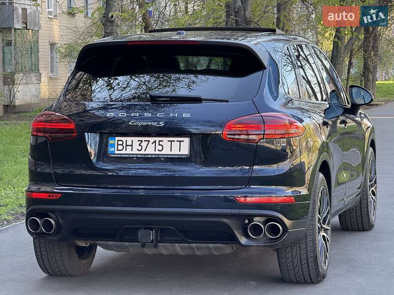 Внедорожник / Кроссовер Porsche Cayenne 2015 в Одессе