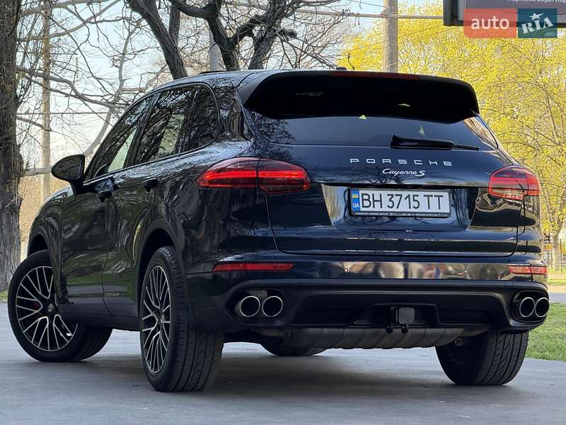 Внедорожник / Кроссовер Porsche Cayenne 2015 в Одессе