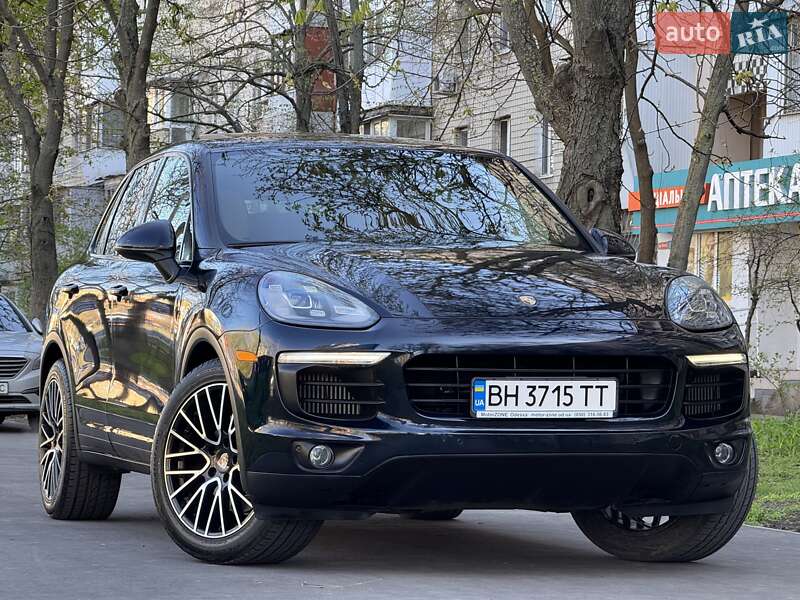 Внедорожник / Кроссовер Porsche Cayenne 2015 в Одессе