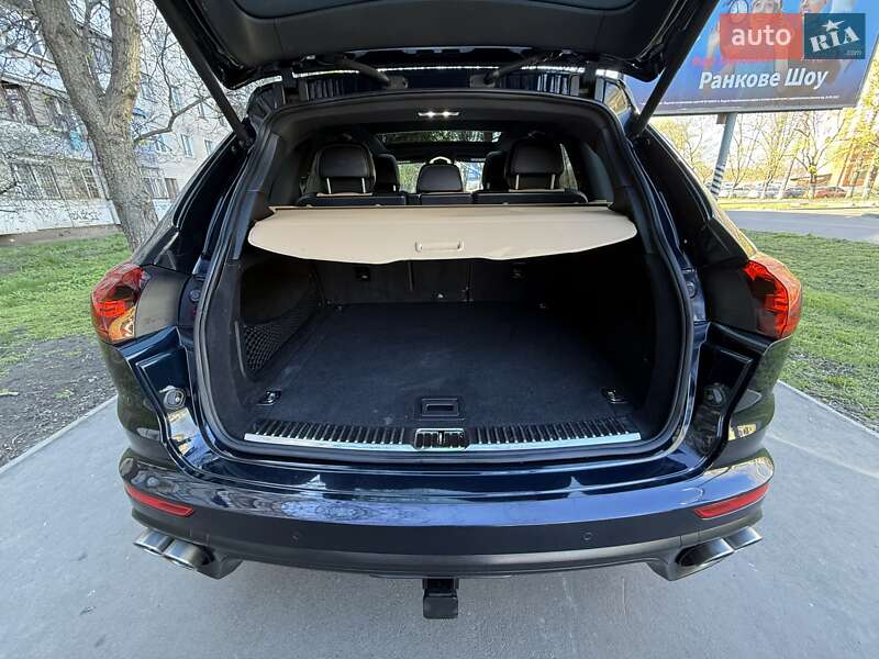 Внедорожник / Кроссовер Porsche Cayenne 2015 в Одессе