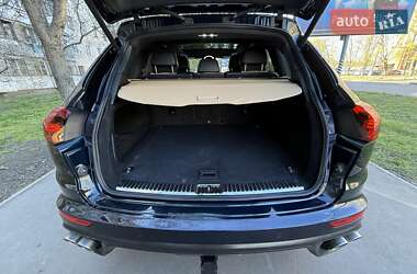 Внедорожник / Кроссовер Porsche Cayenne 2015 в 