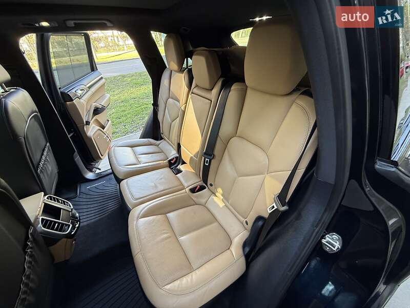Внедорожник / Кроссовер Porsche Cayenne 2015 в Одессе