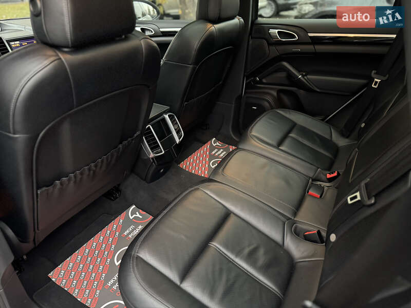 Позашляховик / Кросовер Porsche Cayenne 2014 в 