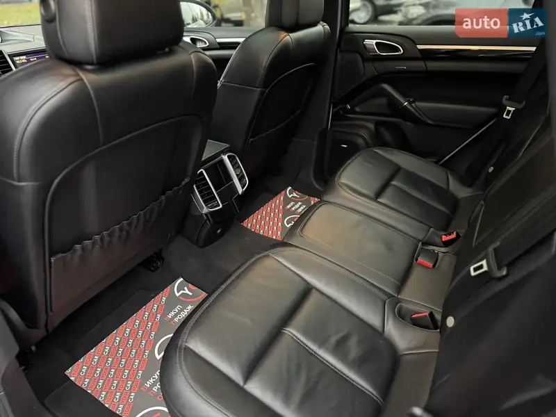 Позашляховик / Кросовер Porsche Cayenne 2014 в 