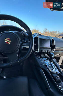 Внедорожник / Кроссовер Porsche Cayenne 2012 в 