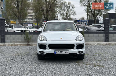Внедорожник / Кроссовер Porsche Cayenne 2016 в 