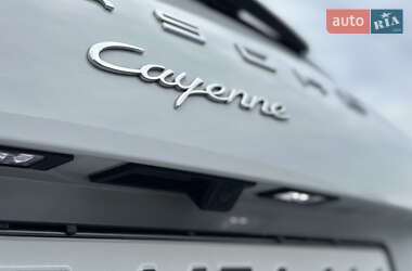 Внедорожник / Кроссовер Porsche Cayenne 2016 в 