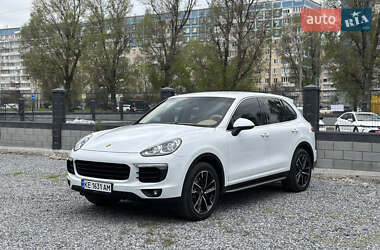 Внедорожник / Кроссовер Porsche Cayenne 2016 в 