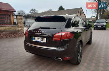 Позашляховик / Кросовер Porsche Cayenne 2010 в 