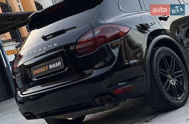 Позашляховик / Кросовер Porsche Cayenne 2012 в 