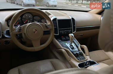 Позашляховик / Кросовер Porsche Cayenne 2012 в 