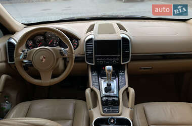 Позашляховик / Кросовер Porsche Cayenne 2012 в 