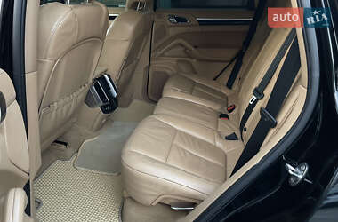 Позашляховик / Кросовер Porsche Cayenne 2012 в 