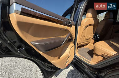 Внедорожник / Кроссовер Porsche Cayenne 2013 в 