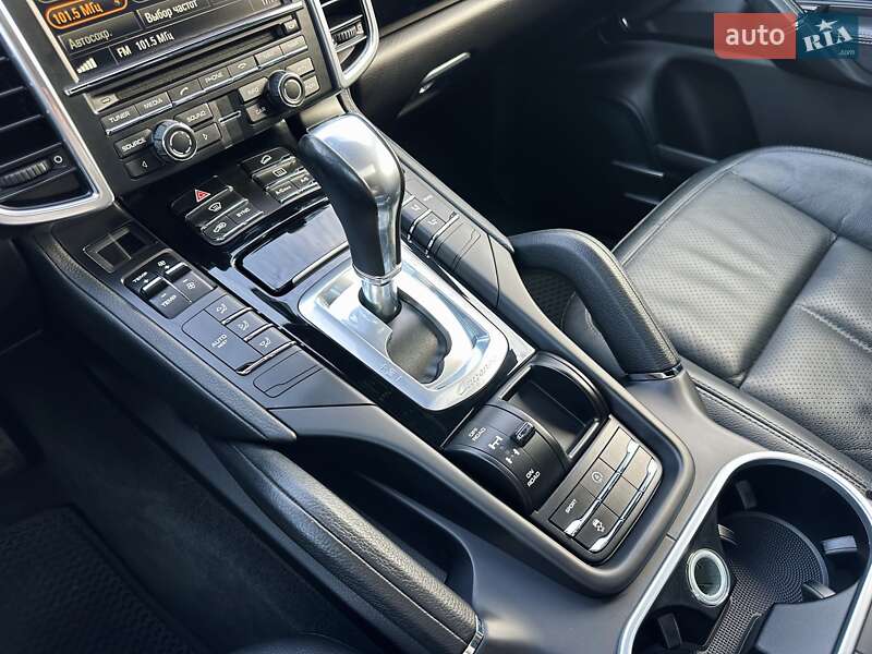 Внедорожник / Кроссовер Porsche Cayenne 2015 в Киеве фото 20 Внедорожник / Кроссовер Porsche Cayenne 2015 в Киеве