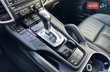 Позашляховик / Кросовер Porsche Cayenne 2015 в 