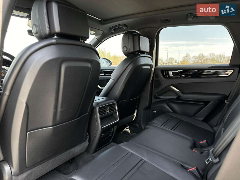 Позашляховик / Кросовер Porsche Cayenne 2019 в Києві