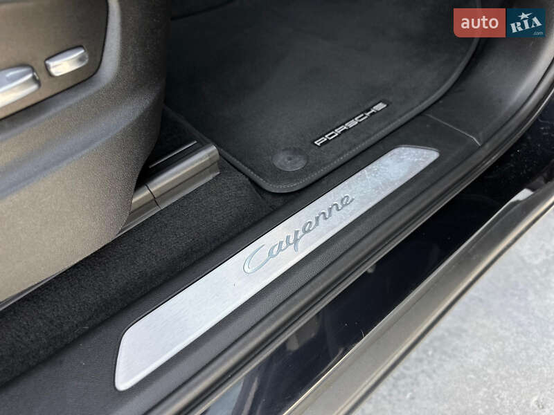 Позашляховик / Кросовер Porsche Cayenne 2019 в Києві