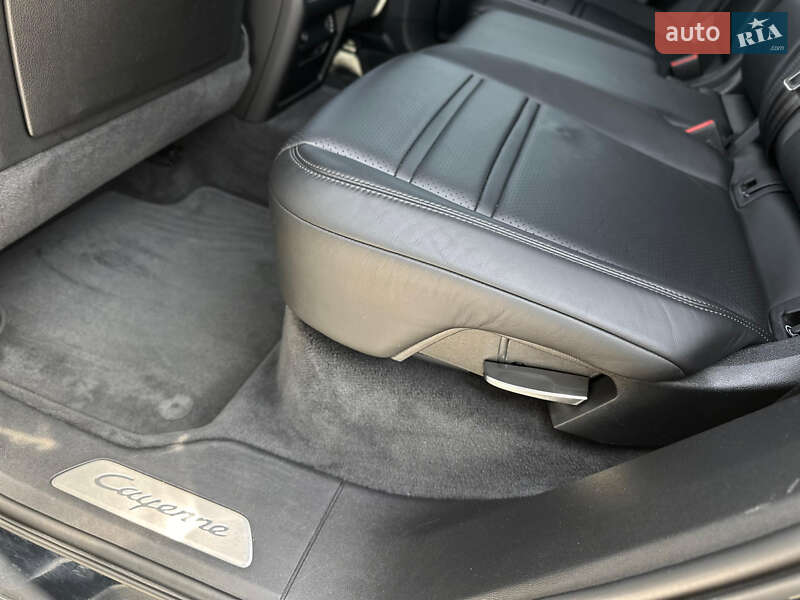 Позашляховик / Кросовер Porsche Cayenne 2019 в Києві