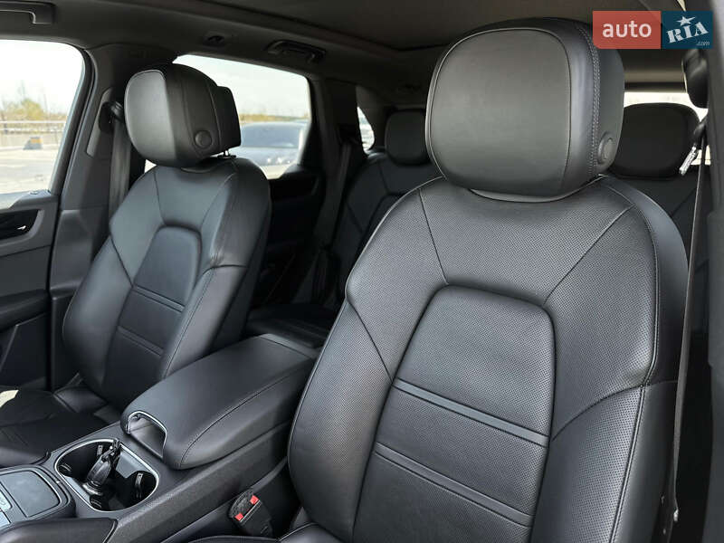 Позашляховик / Кросовер Porsche Cayenne 2019 в Києві